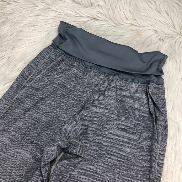 Lululemon Gray Post Power Crop - Picture 2 of 9